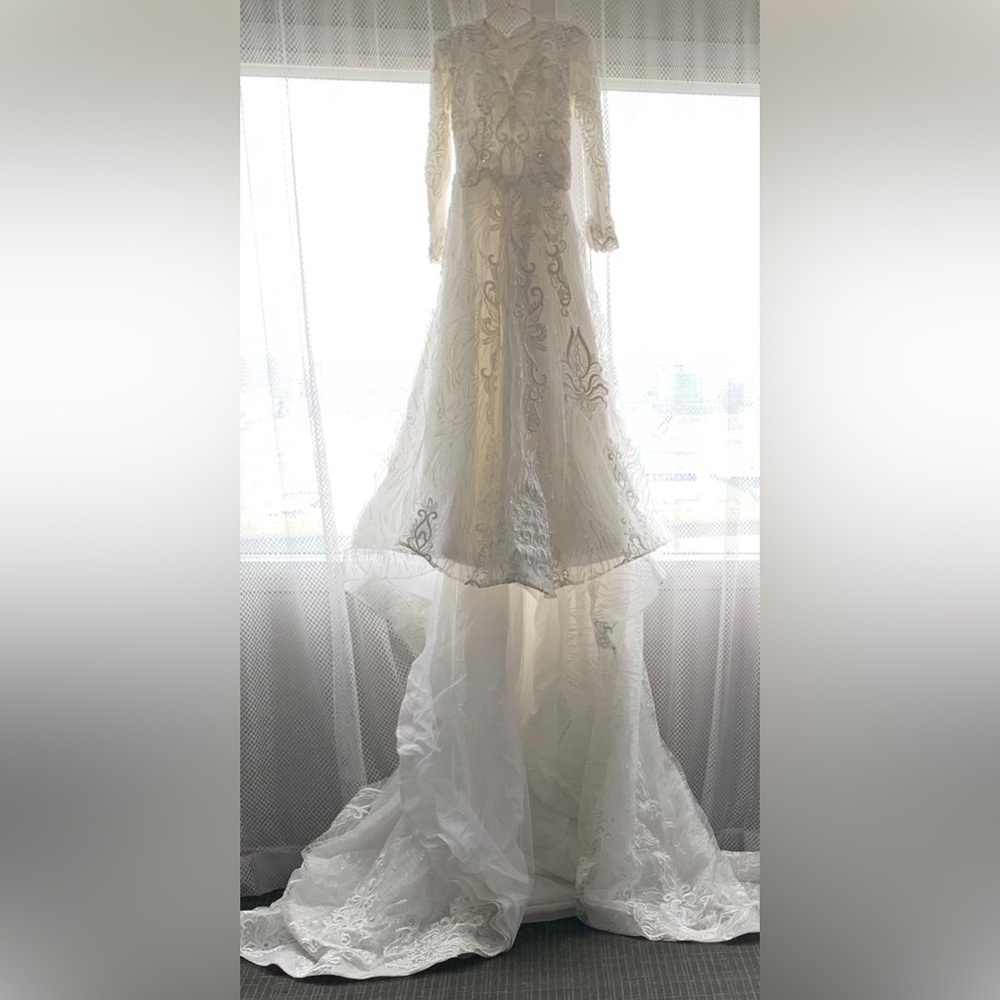 Beautiful Lili and Rose white wedding gown with long train(custom altered dress)